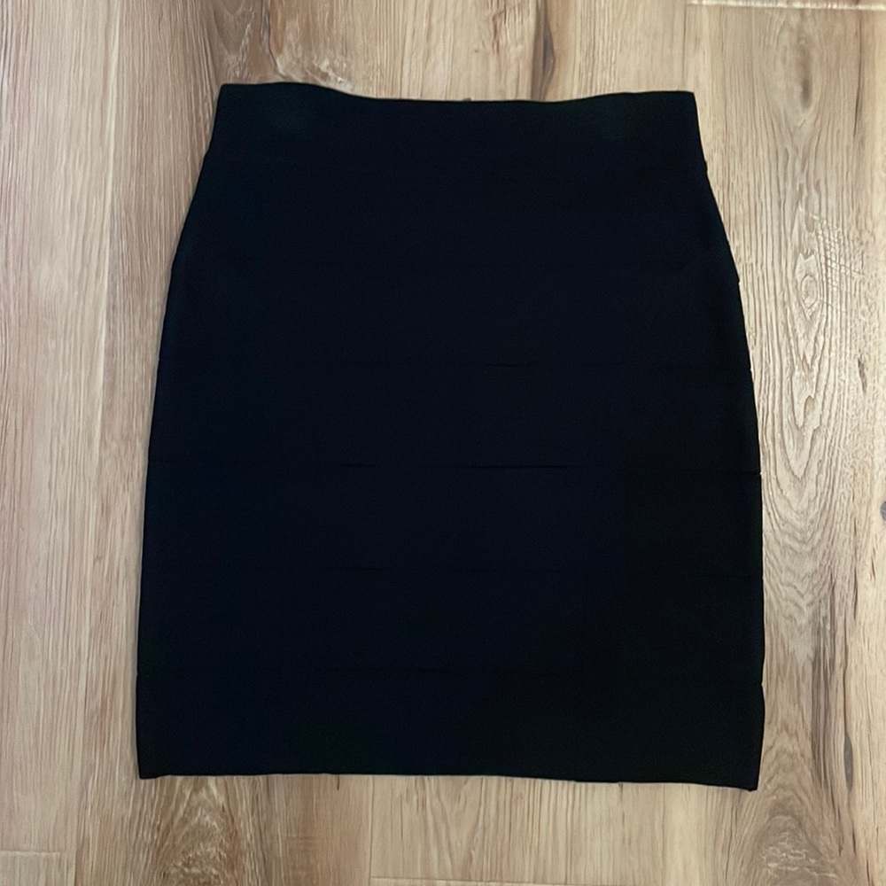 NWOT Bebe bandage skirt